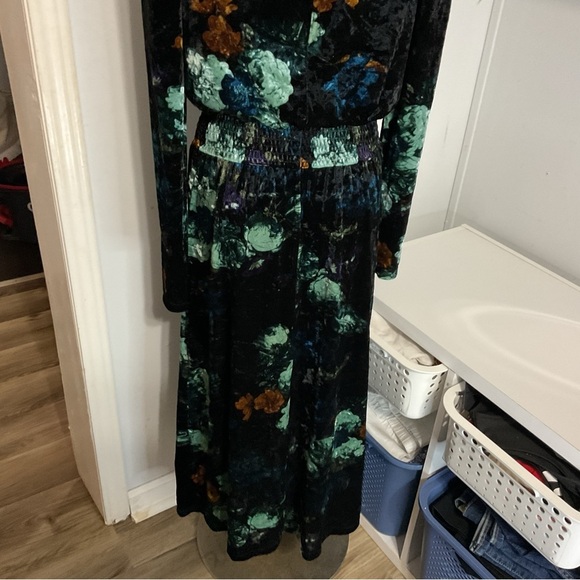 RYEGRASS Black Floral Velour Maxi Dress Size S - Picture 10 of 14